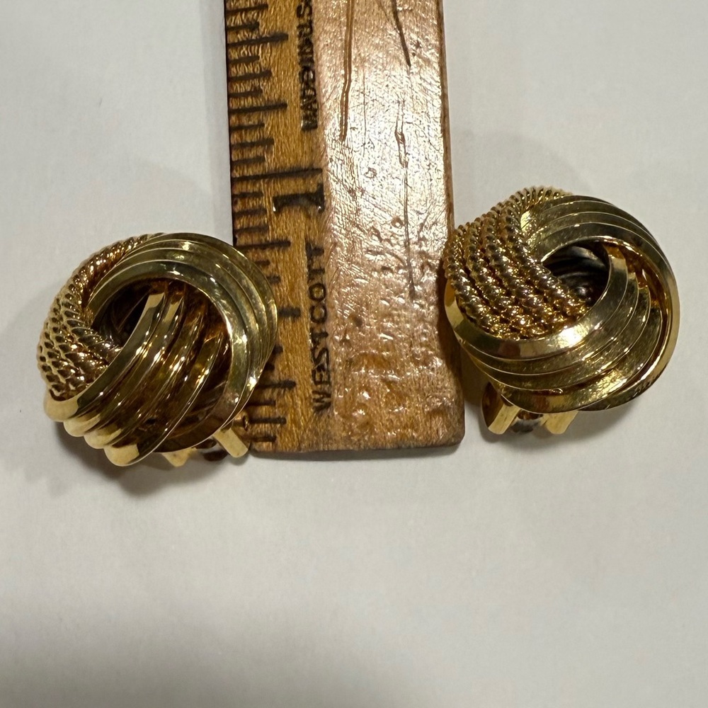 Vintage 1980s-1990s Gold-Tone Knot Clip-On Earrings - Picture 4 of 6